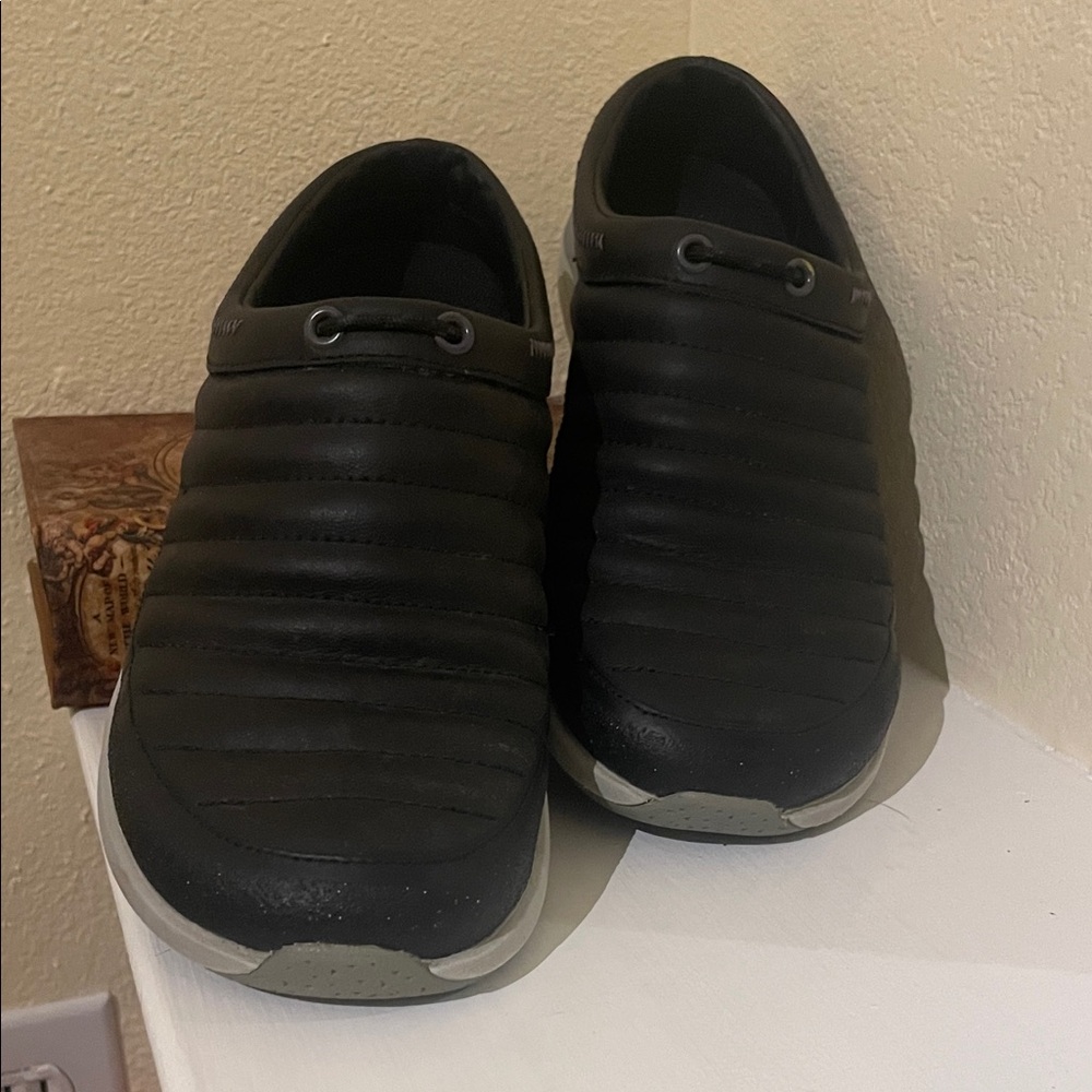 Merrell Black Women’s Athletic/Casual Slip-Ons 6.5US